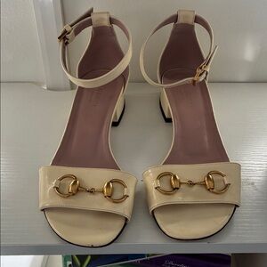 Gucci Women's Cream and Gold Heeled Sandals Authentic
